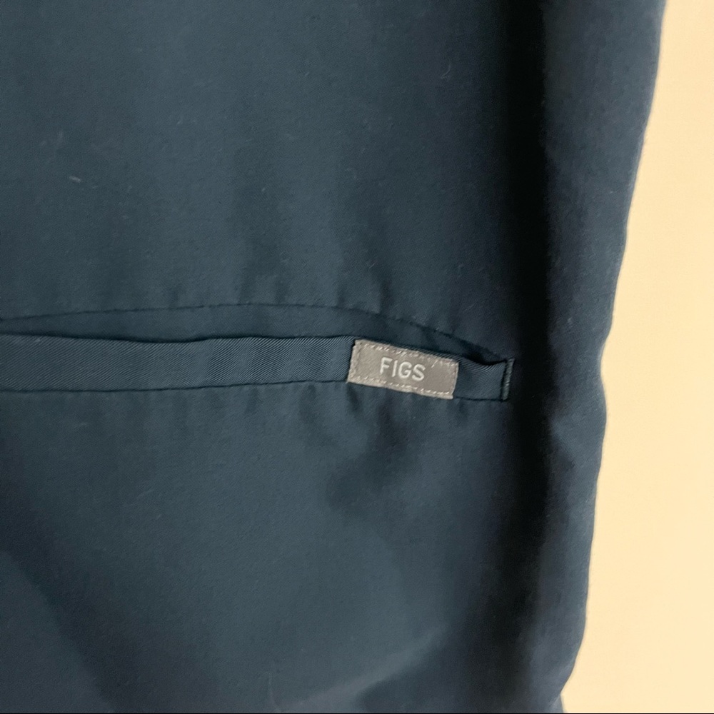 Figs Scrub Top - Picture 4 of 8